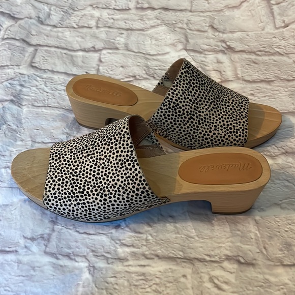 Madewell Evelyn Slide Clog Sandal in Spotted Calf Hair, size 9 - Picture 2 of 7